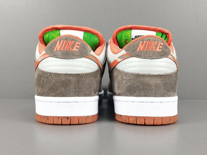 NIKE SB DUNK x CRUSHED D.C.